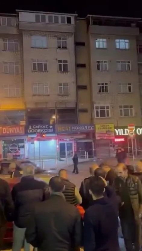 Gebze’de bir bina daha alarm verdi! Çatırdama sesleri duyuldu, bina boşaltıldı